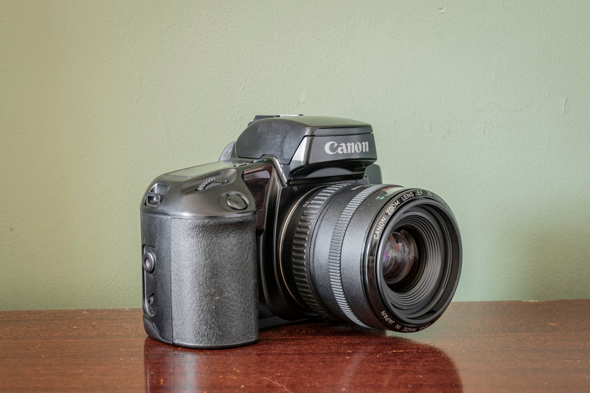 Lovely Canon EOS 100 35mm SLR Film Camera + Canon 35-70mm F3.5-4.5 Zoom Lens
