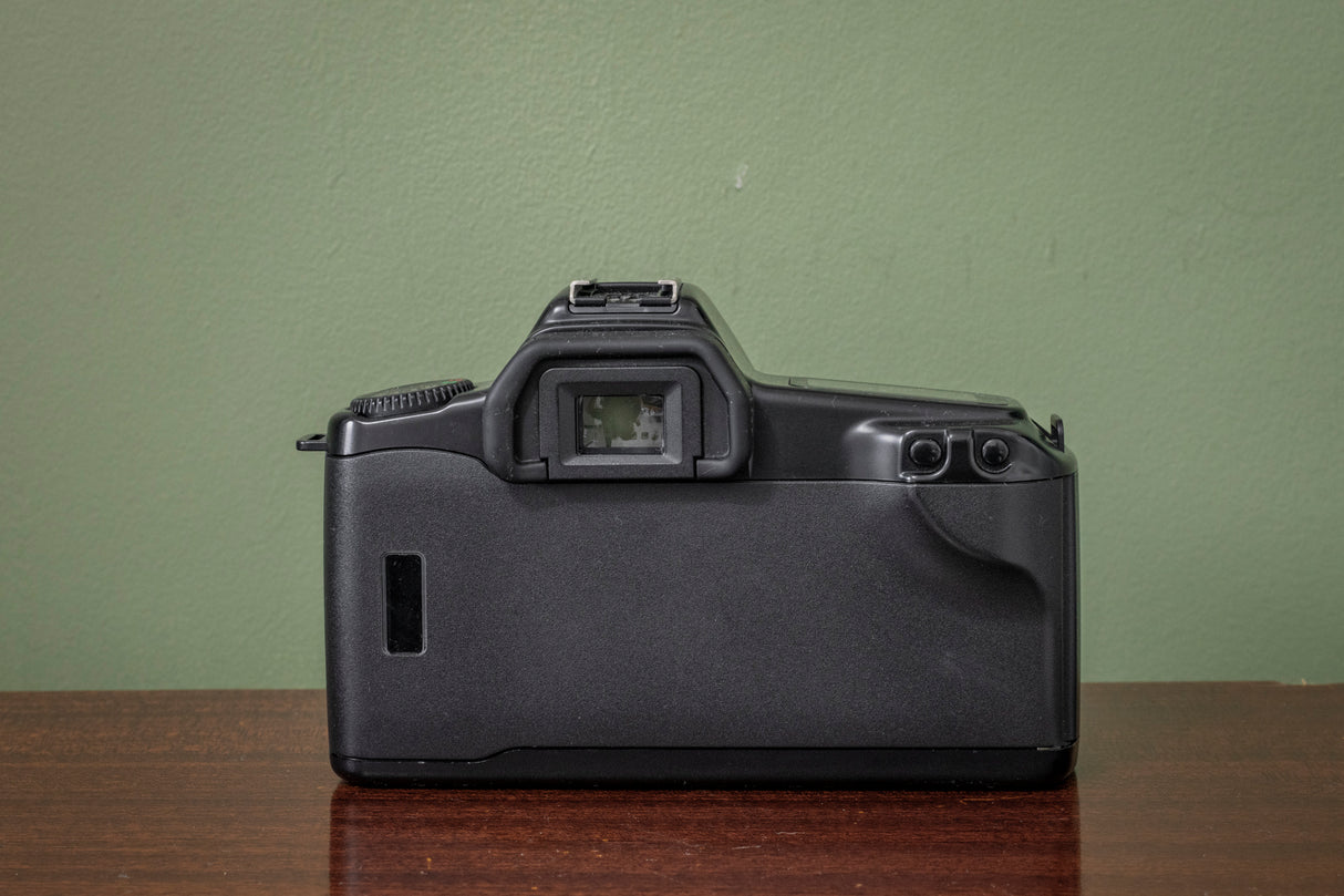 Canon EOS 1000 35mm SLR Film Camera Kit with Canon 35-80mm Lens