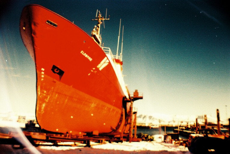 BRAND NEW - BOXED LOMOGRAPHY La Sardina Camera (8 Ball Edition)