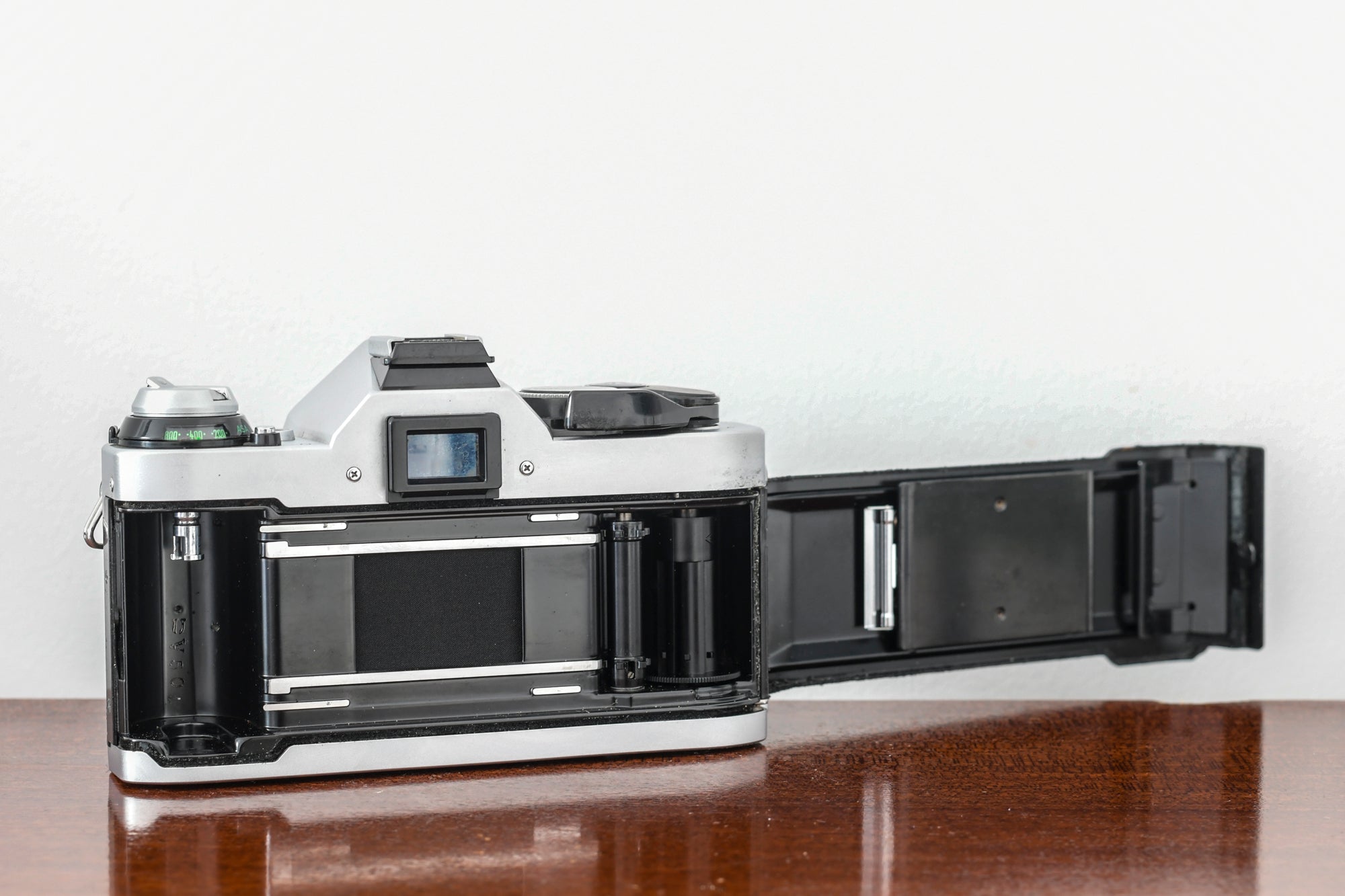 Stunning Canon AE1 Program 35mm SLR Film Camera + 50mm Canon FD F1