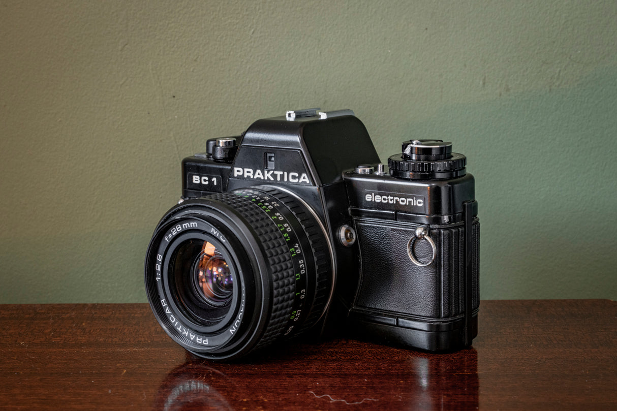 * RARE * Praktica BC1 35mm Film Camera Kit with Pentacon 50mm F1.8, 28mm F2.8 & 135mm F2.8 Lens + Incredible old leather carry case