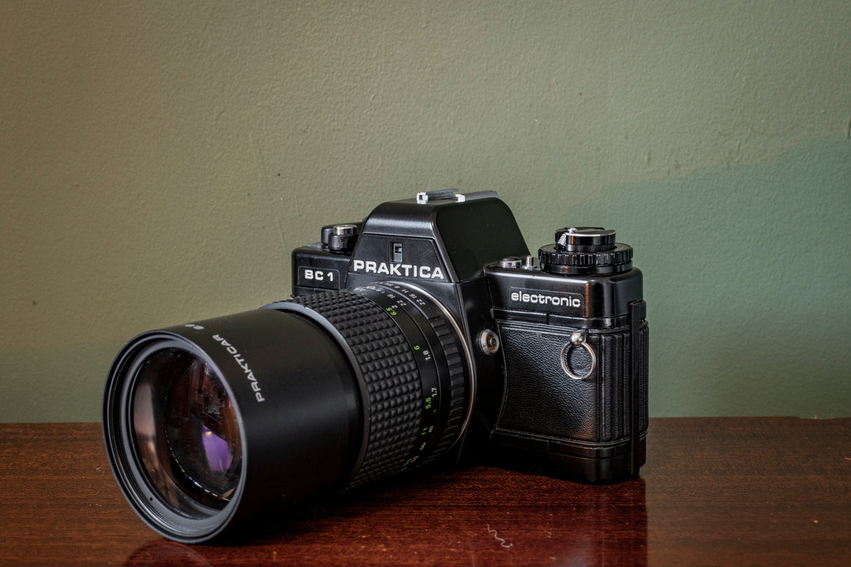 * RARE * Praktica BC1 35mm Film Camera Kit with Pentacon 50mm F1.8, 28mm F2.8 & 135mm F2.8 Lens + Incredible old leather carry case