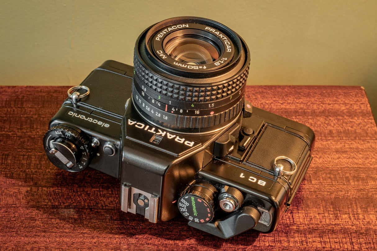 * RARE * Praktica BC1 35mm Film Camera Kit with Pentacon 50mm F1.8, 28mm F2.8 & 135mm F2.8 Lens + Incredible old leather carry case