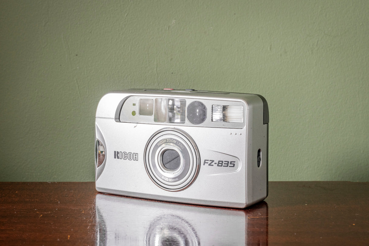 Ricoh FZ-835 35mm Point and Shoot Film Camera