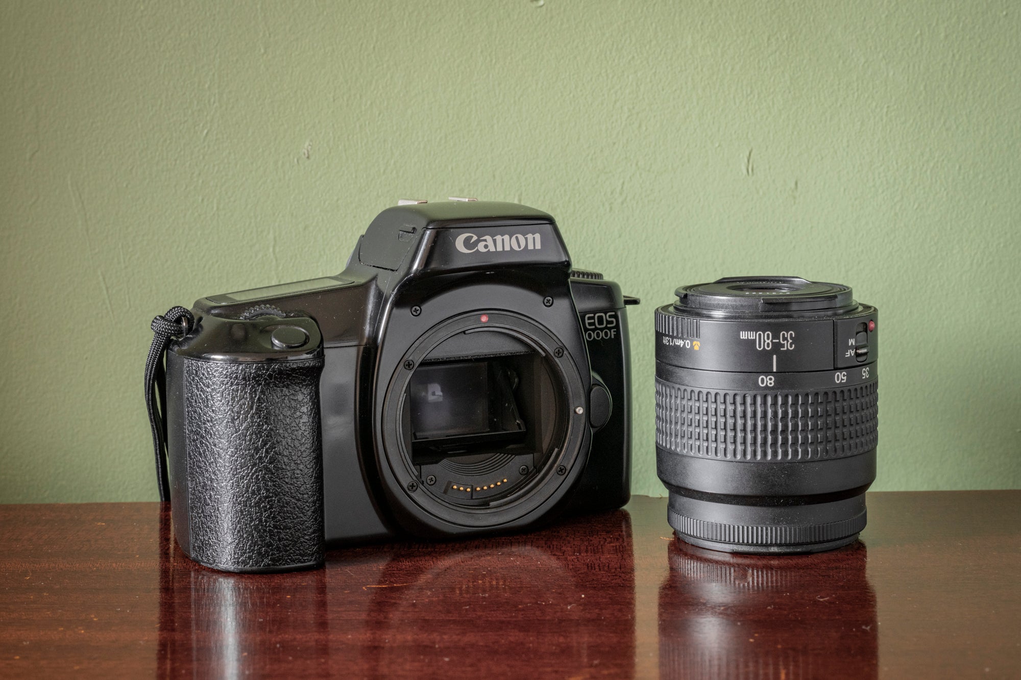 Canon EOS 1000F 35mm Digital SLR Film Camera with Canon 35-80mm F4