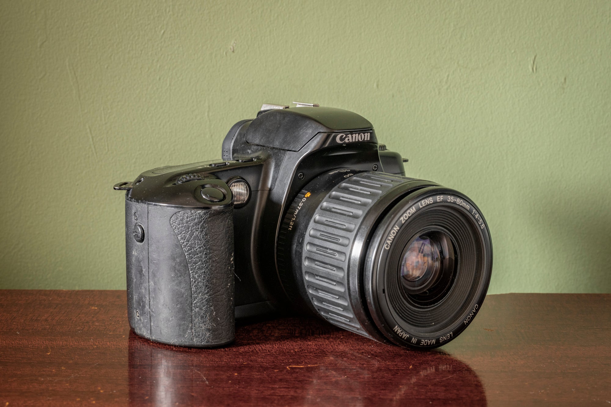 Canon EOS 500 35mm SLR Film Camera + Canon 35-80mm Lens – F16 Film