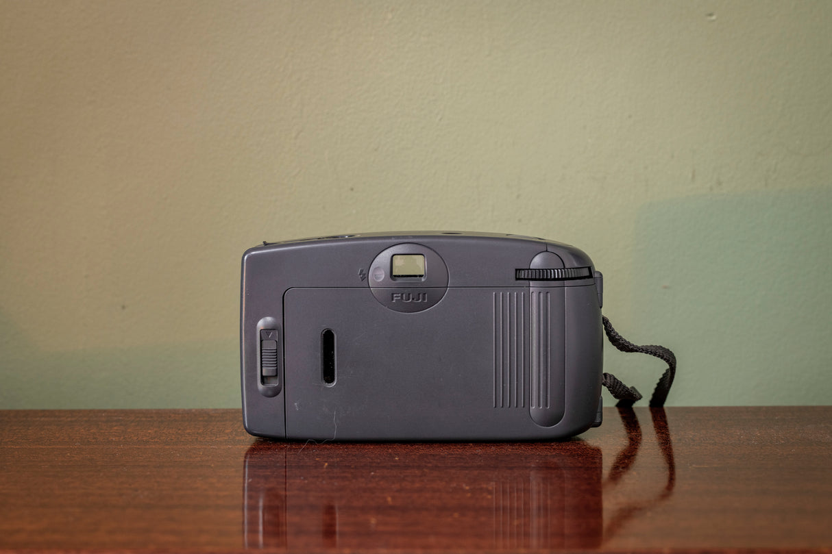 BOXED Fuji FZ-5 35mm Point and Shoot Film Camera
