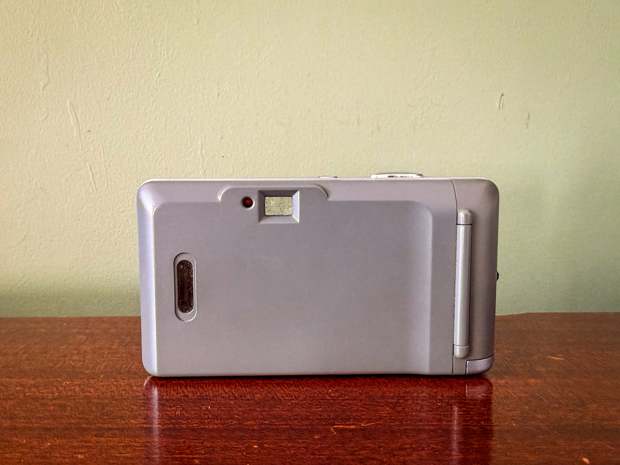 1990's Olympus Trip 100R 35mm Point and Shoot Film Camera - Silver