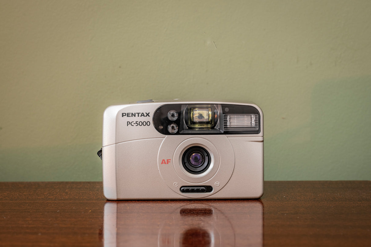 Boxed ( Near New ) Pentax PC-500 35mm Point & Shoot Film Camera