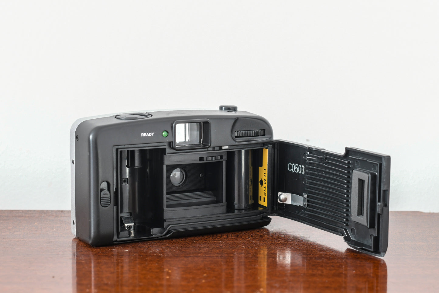 BRAND NEW Polaroid 170BV 35mm Film Camera Kit