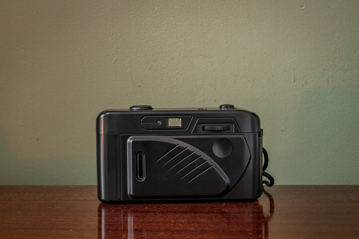 Boxed ( Like New ) Boxed  Olympus Shoot and Go R 35mm Point and Shoot Film Camera