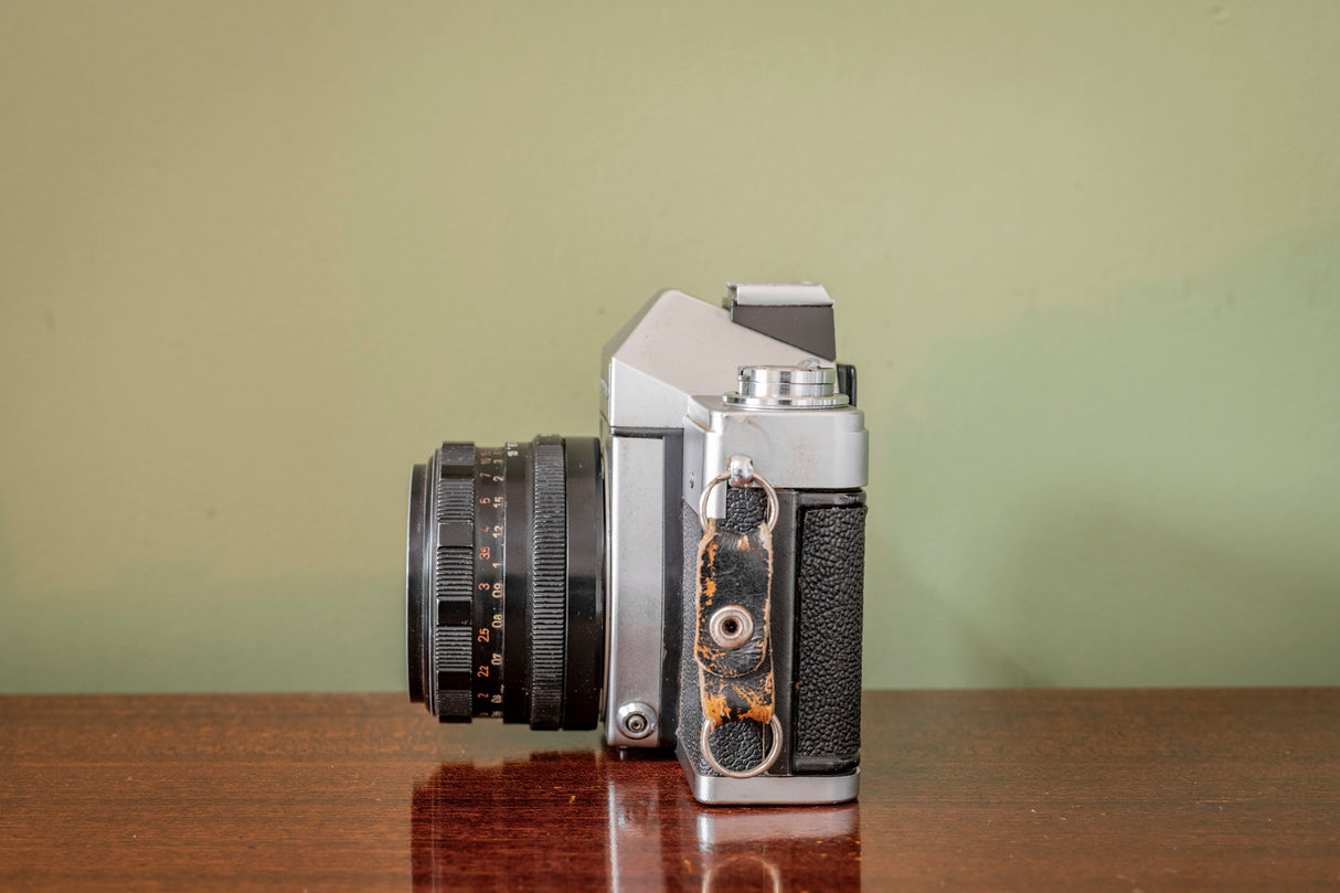 Gorgeous 1978 Praktica Super TL3 35mm Film Camera with Pentacon 50mm F1.8 Lens