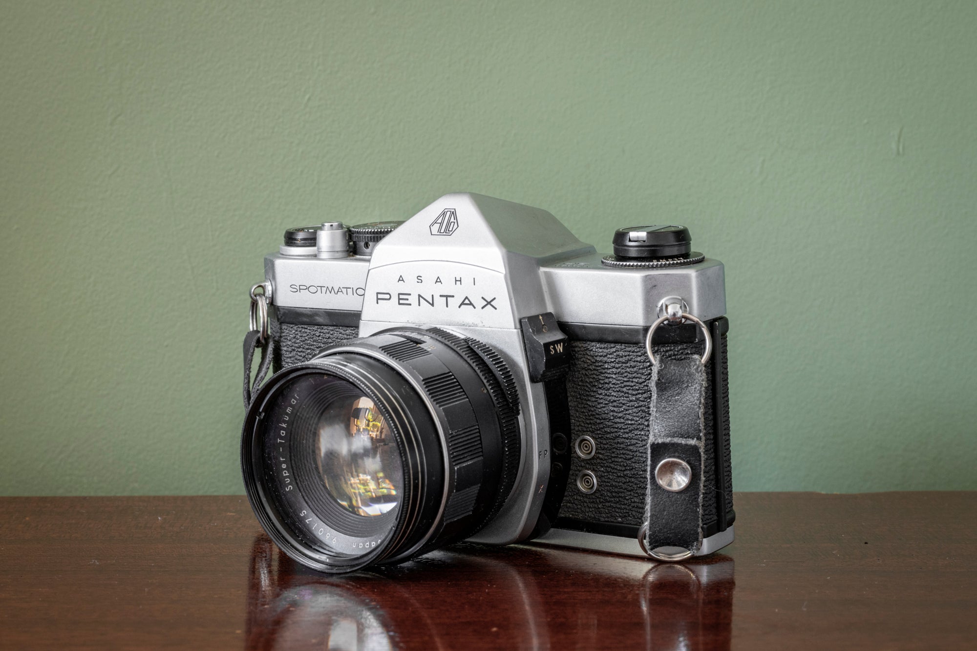 Stunning ASAHI Pentax Spotmatic 35mm SLR Film Camera with 55mm F2